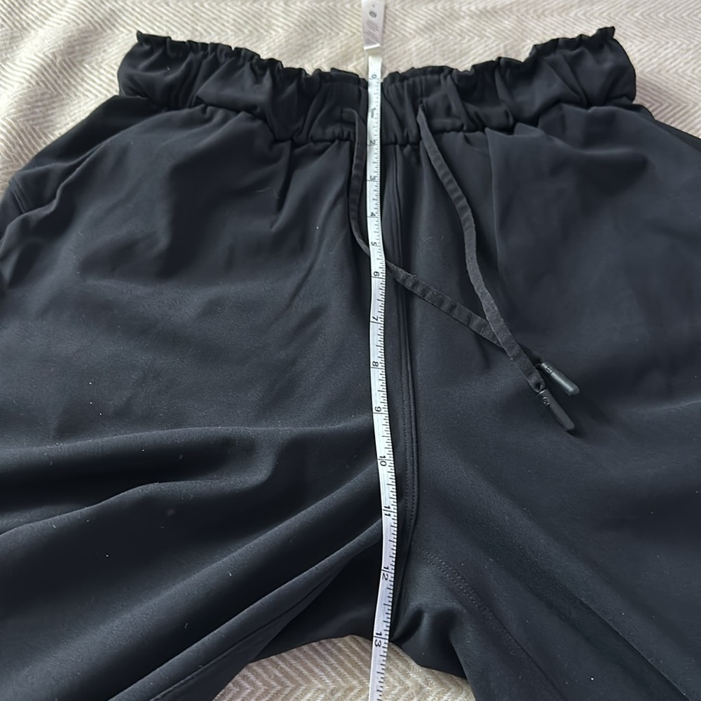 Lululemon short sleeve tee and joggers lot size 4 - Picture 8 of 16